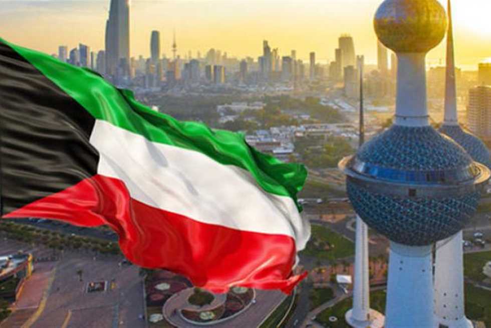 رسوم تحويل الإقامة على عقد حكومي في الكويت